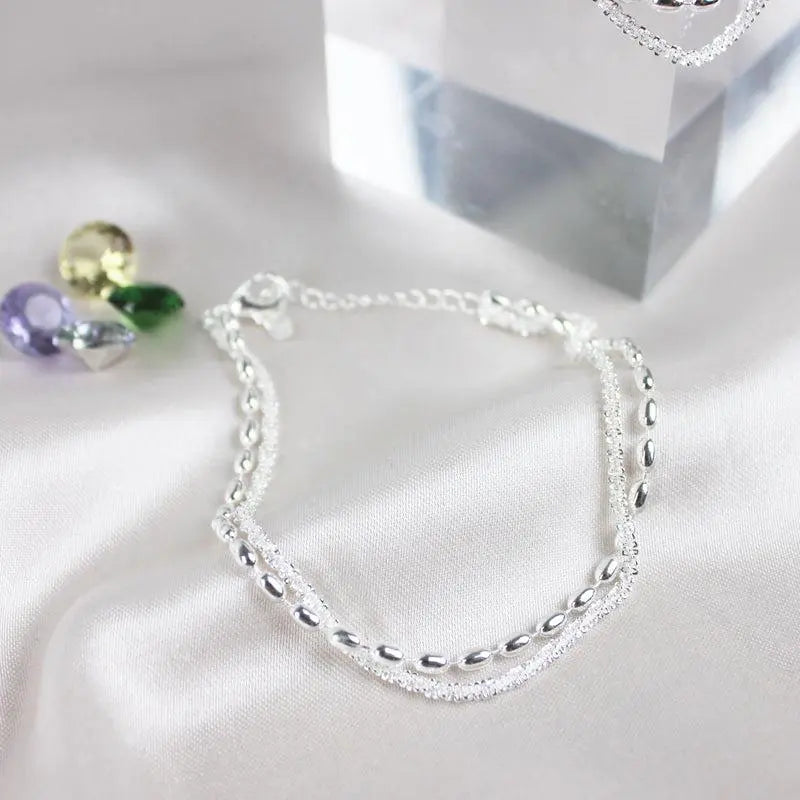 Stříbrný náramek se zirkonem – elegantní kolekce