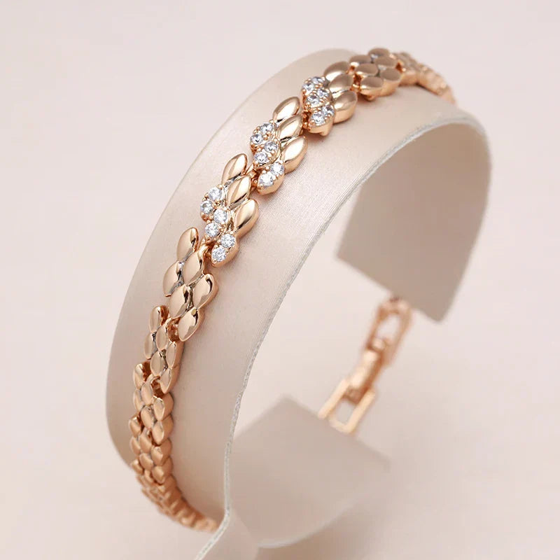 Elegantní náramek z růžového zlata se zirkony