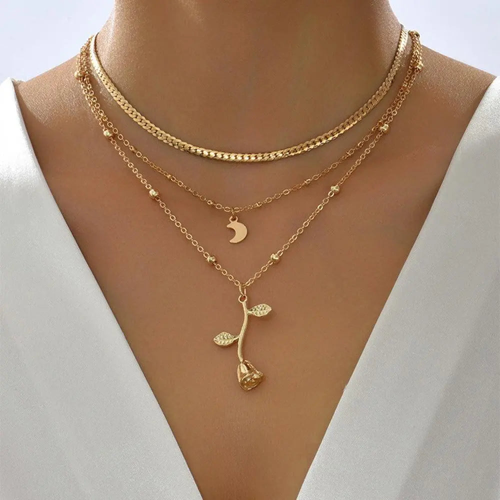 Elegantní náhrdelník z růžového zlata s přívěskem