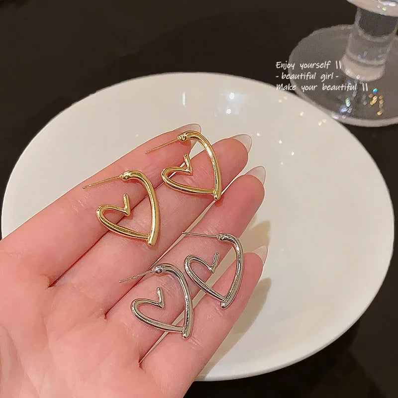 Elegantní Srdcové Náušnice z Růžového Zlata