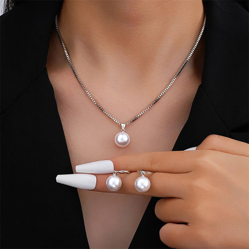 Elegantní imitace perlového setu