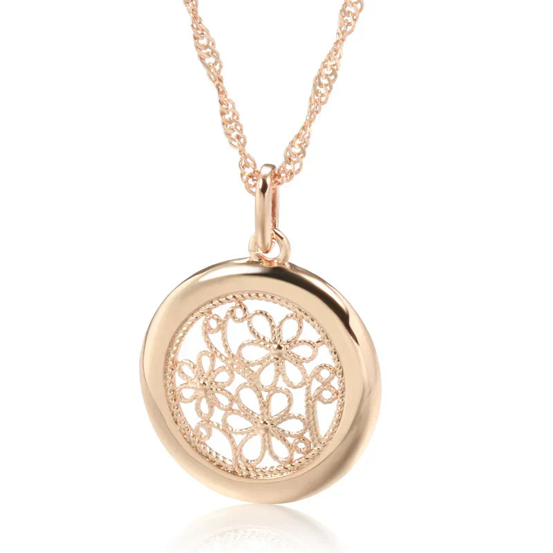 Elegantní Boho Náhrdelník s Růžově Zlatými Květinami