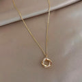 Elegantní Zlacený Visící Náhrdelník se Simulovanými Diamanty