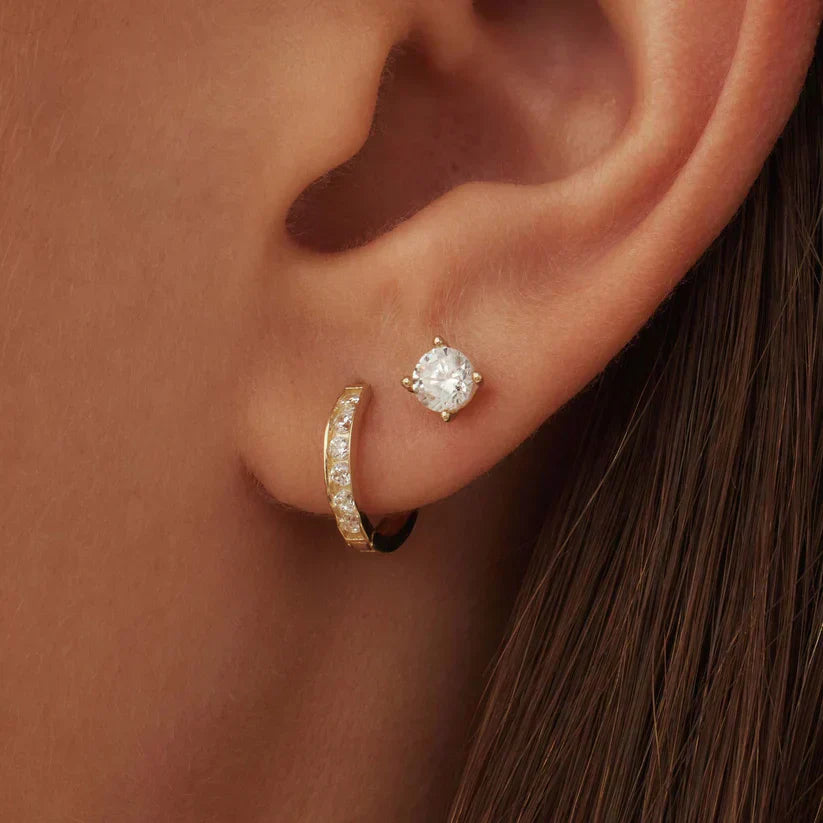 Elegantní náušnice Chic Dara Brillane se zlatým kamenem