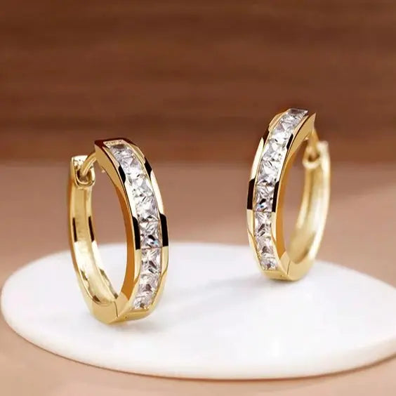Elegantní visací náušnice se zlatem a krystaly