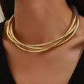 Elegantní Třívrstvý Zlatý Náhrdelník