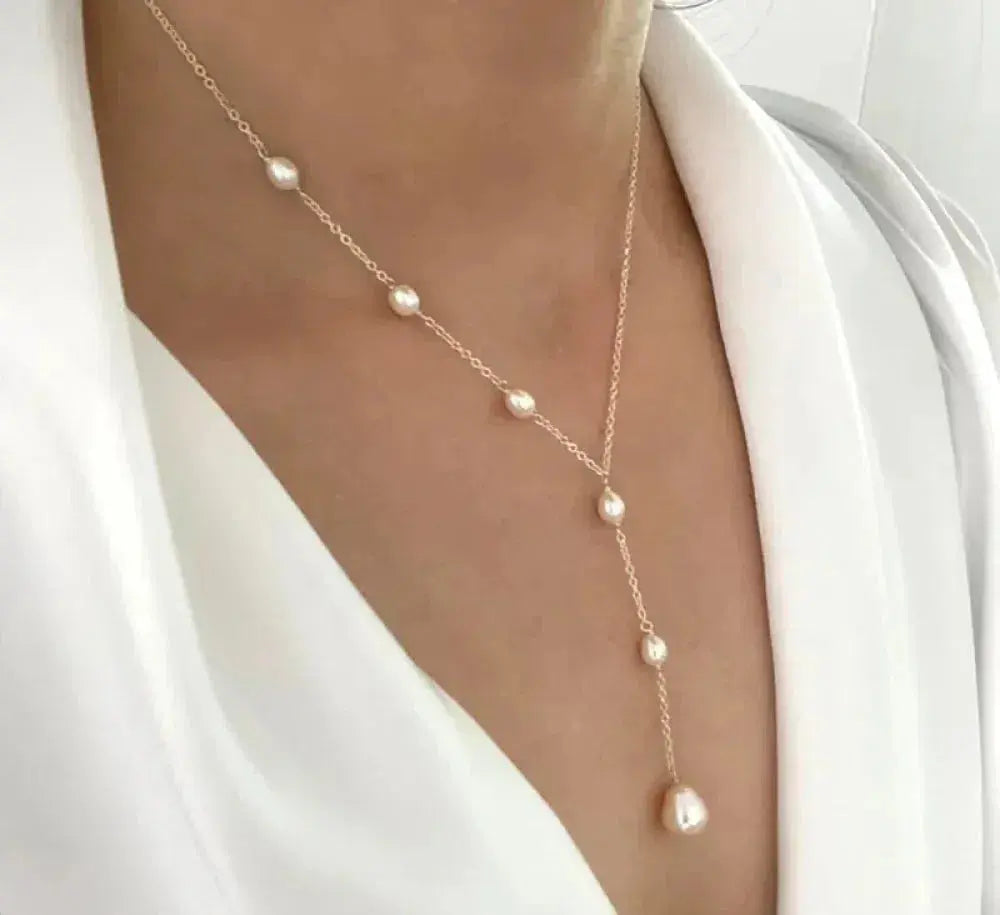 Elegantní vintage náhrdelník s perlami na zavěšení